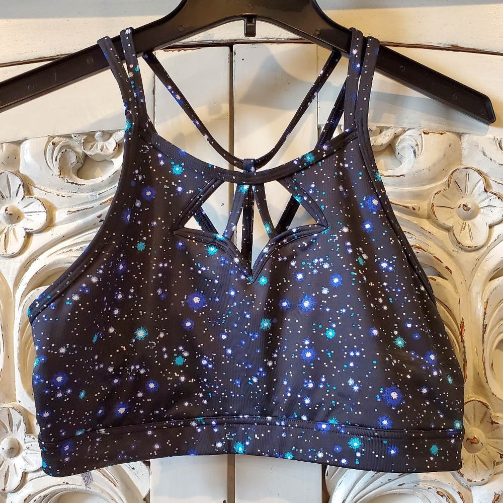 VS cutout strappy back sports bra - Picture 4 of 9